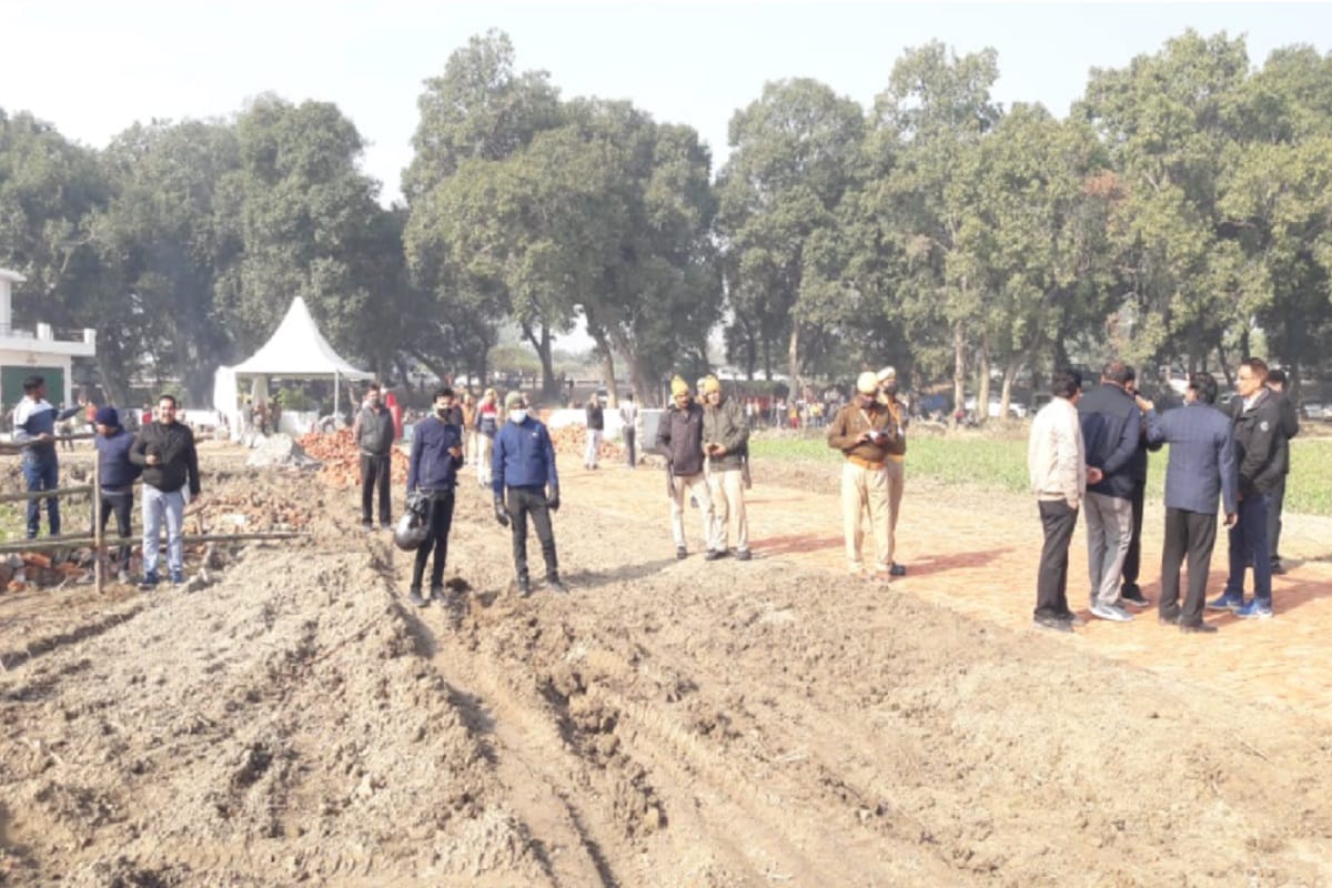 UP News: The officials arrived by helicopter rehearsed in program place of Prime Minister Narendra Modi, see photos