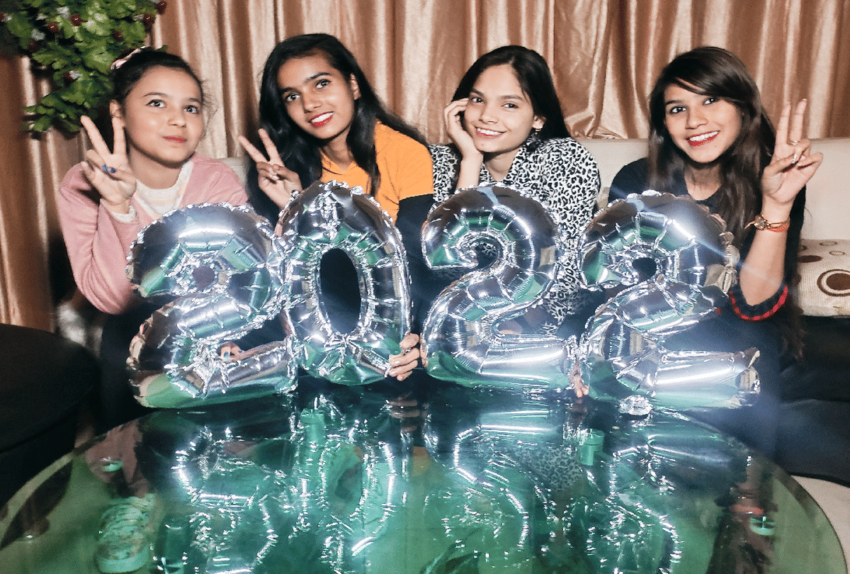 New Year 2022 Celebration In Home Due To Corona Night Curfew