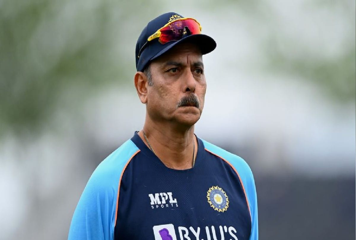 Ravi Shastri wants two left handed batsmen in Indian World Cup playing 11