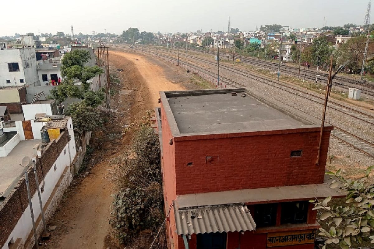 Amar Ujala Special News: The construction of freight corridor is going of slow in Saharanpur district