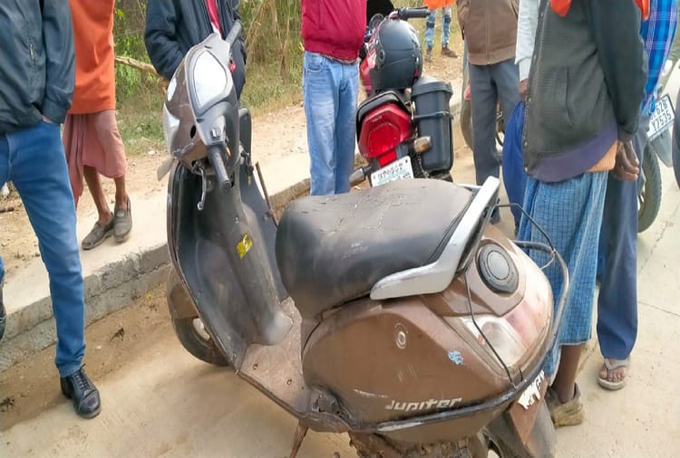 Road Accident In Varanasi Woman Riding Scooty Died And Two Injured They ...