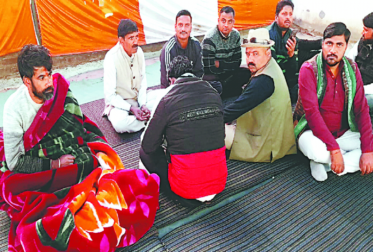 Bhartiya Kisan Union Bhanu State President On Strike In Firozabad For Four Days