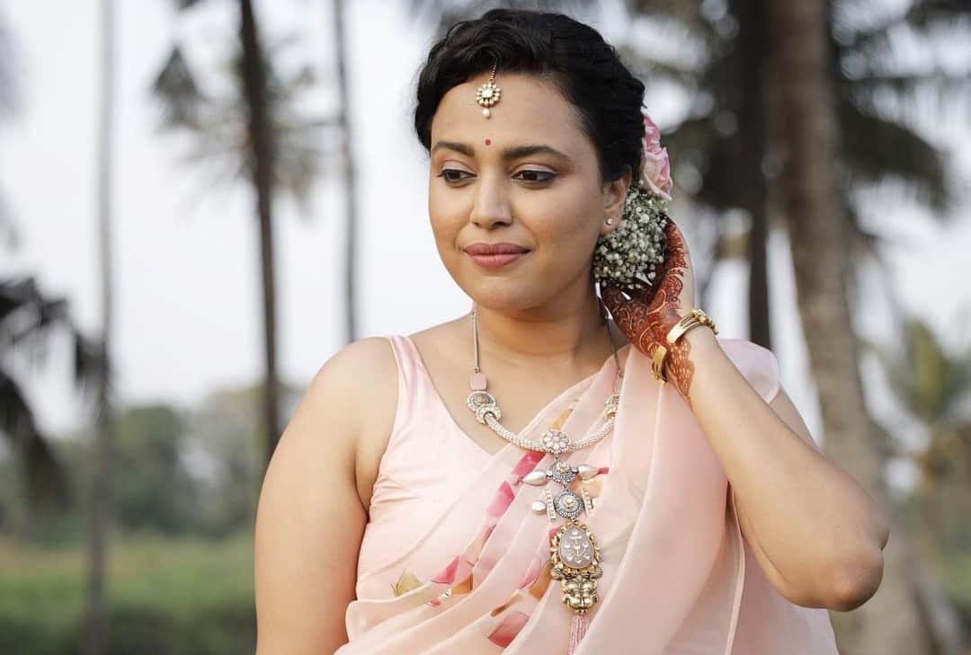 actress swara bhaskar afraid of wearing cut sleeves she thought she would look like an aunty