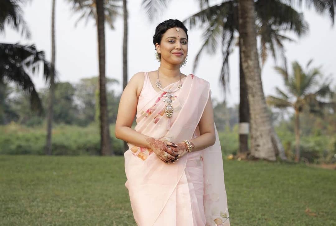 actress swara bhaskar afraid of wearing cut sleeves she thought she would look like an aunty