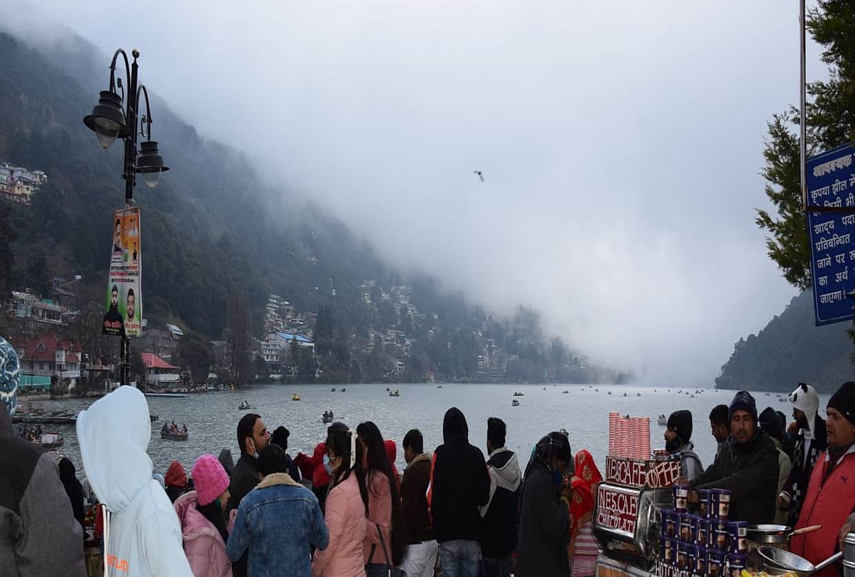 New Year Celebration: Mussoorie 80 percent hotel booked, tourists flock to Auli and Dhanaulti, see photos