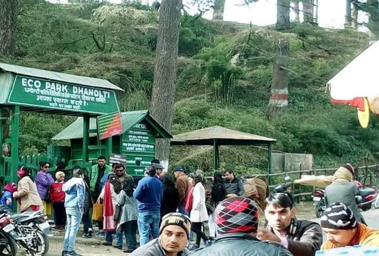 New Year Celebration: Mussoorie 80 percent hotel booked, tourists flock to Auli and Dhanaulti, see photos