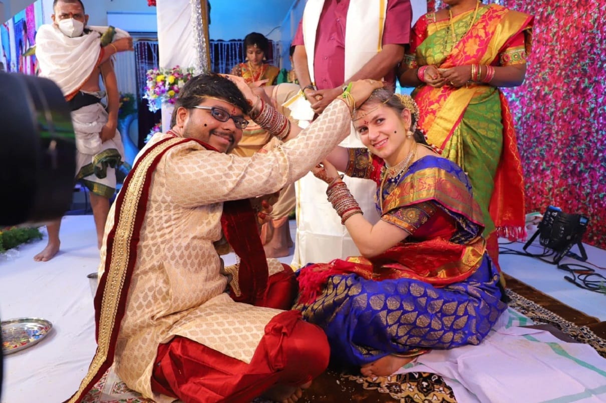 Turkey woman marries Andhra Pradesh man in traditional ceremony in Guntur