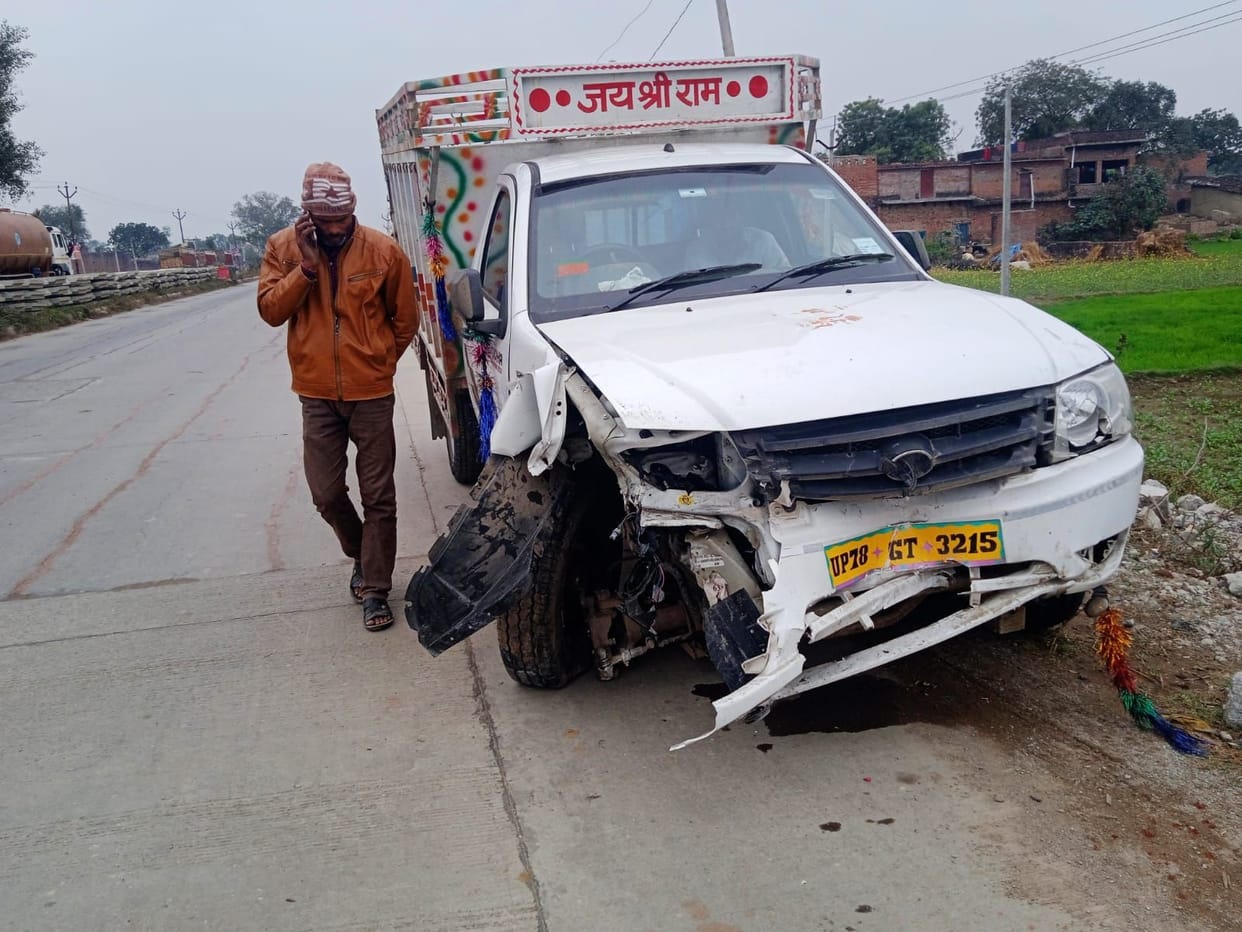 Villagers came as helpers, took away two lakh tarpaulins