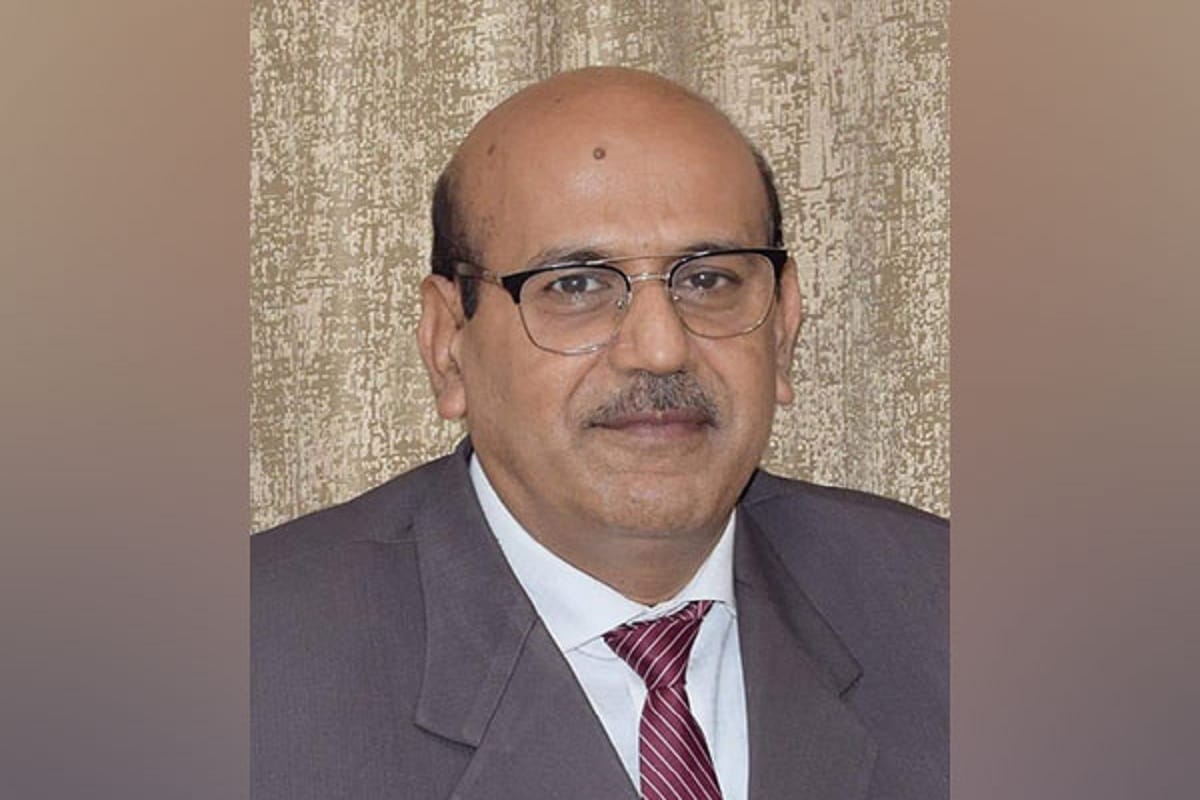 VK Tripathi new chairman of Railway Board  news in Hindi