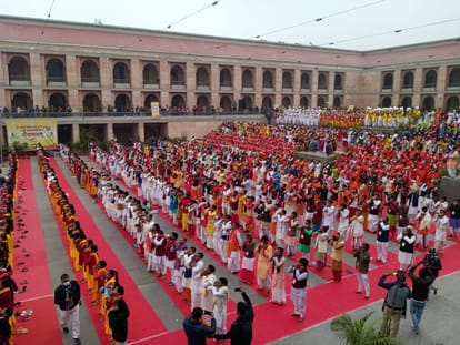New year 2022 Kashi vishwanath dham varanasi world record on first january 1001 people blowing shankh made Wonderful moment