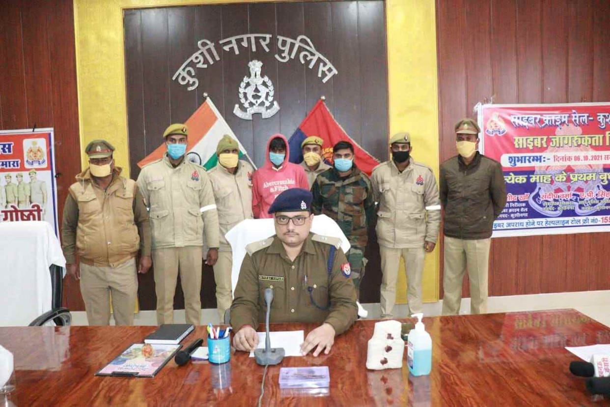 Two accused arrested with 21 boxes of liquor
