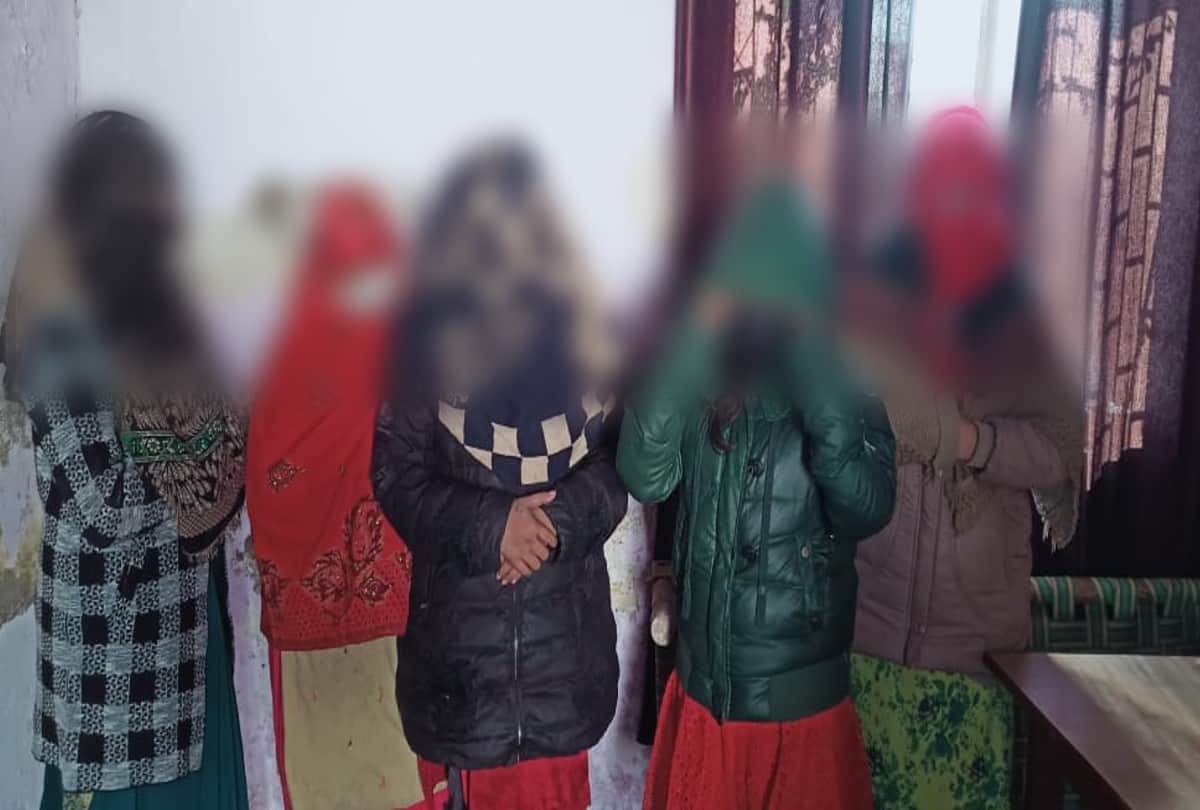 Prostitution And Sex Racket In Spa Center Girls Pictures In Albums