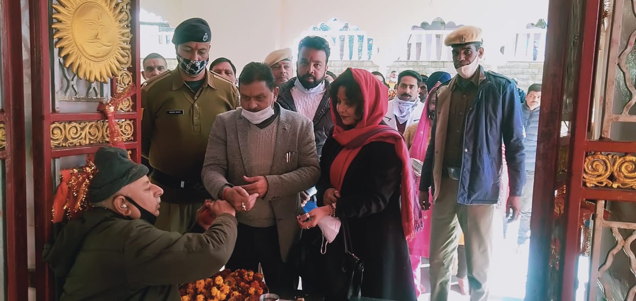 On the first day of the new year, 20 thousand devotees renovated the head in Chamunda temple.