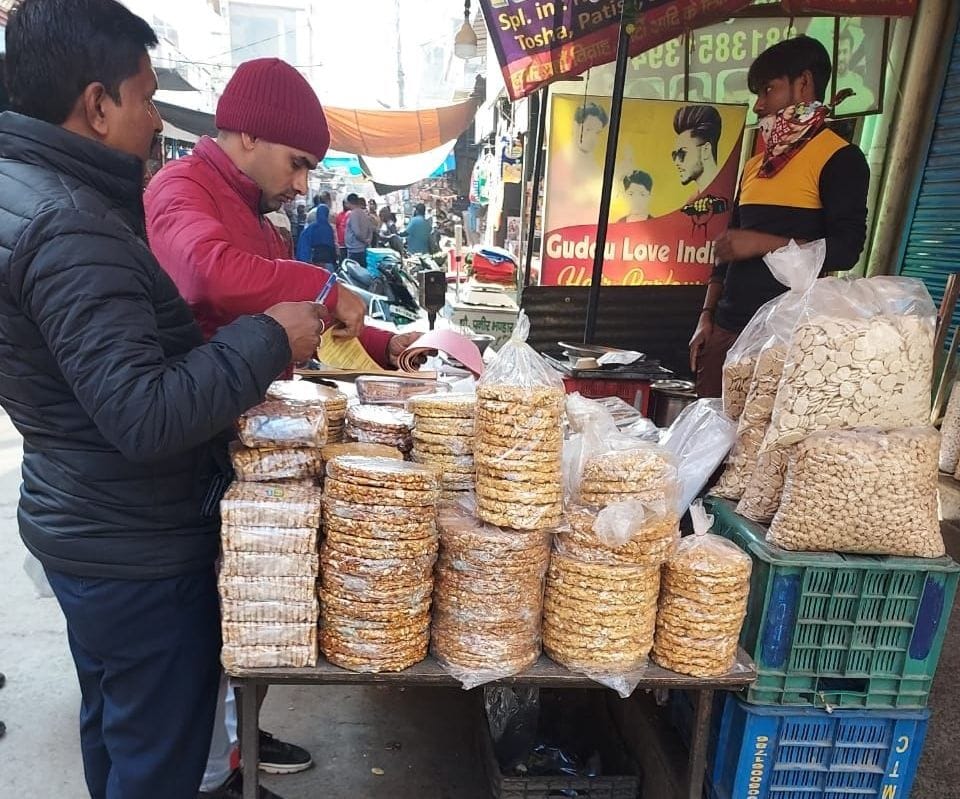 Returned to the team that went to cut polythene invoices in the vegetable market
