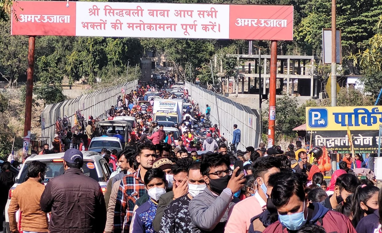 Jam on NH, police lost sweat in controlling the crowd