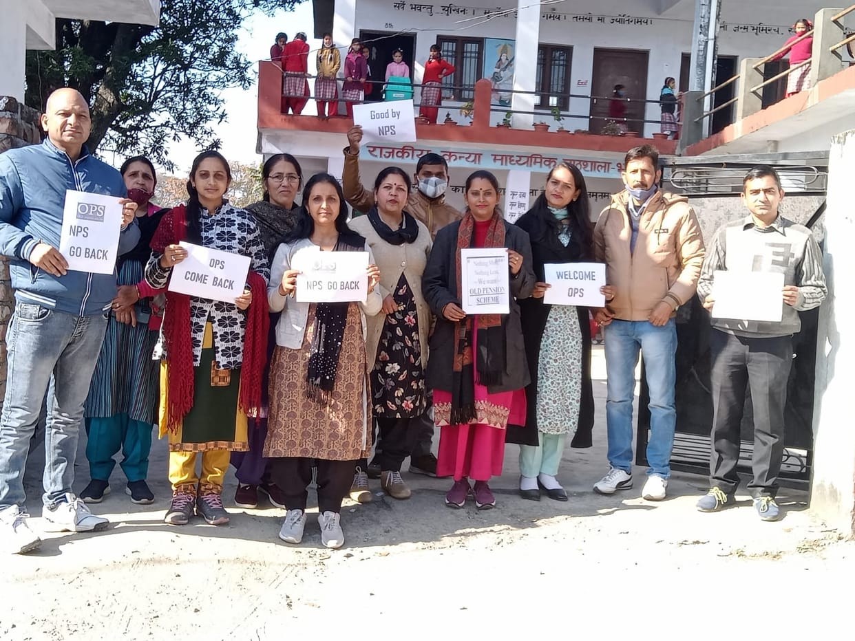 If old pension is not restored by January 31, there will be struggle: Union