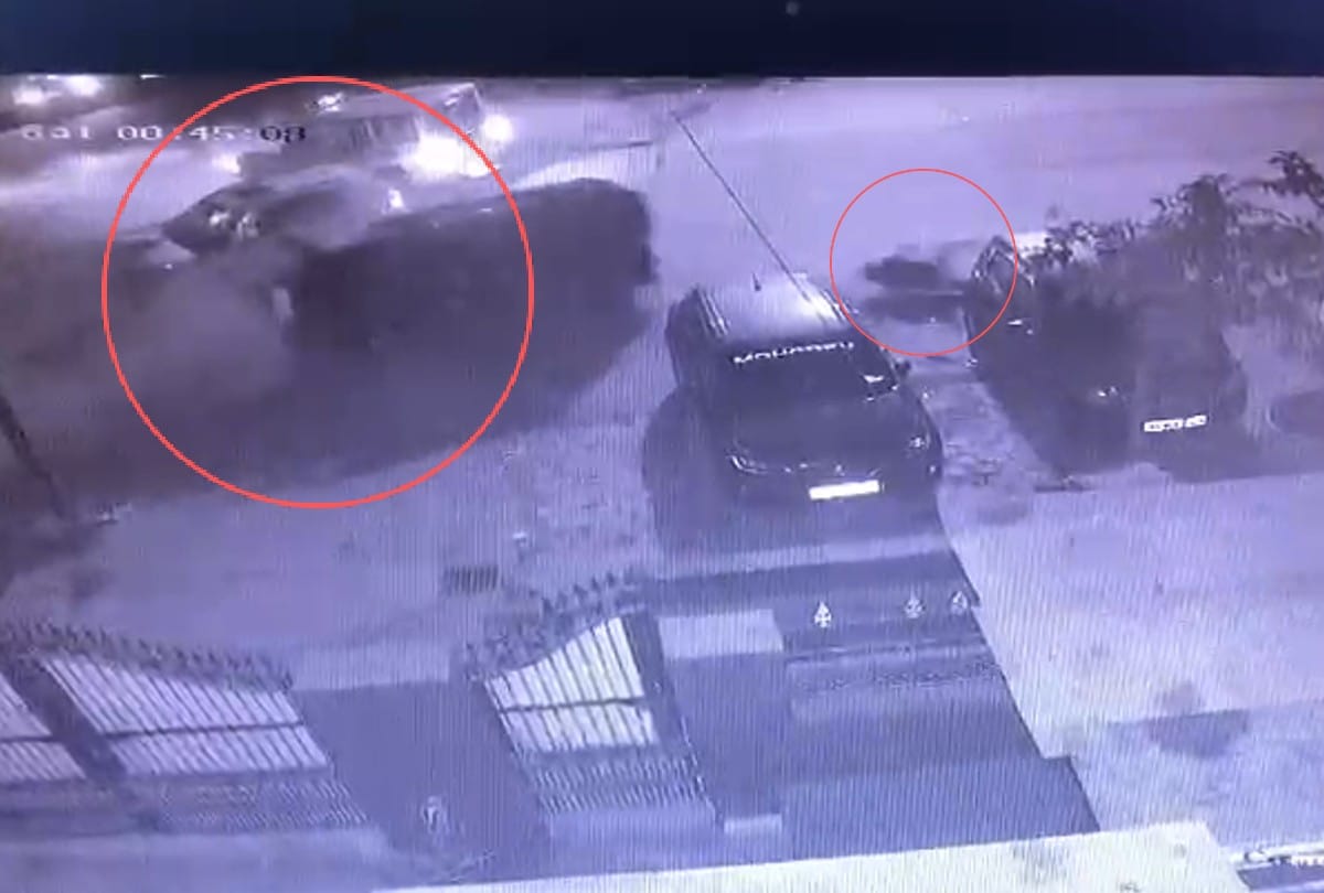 car crashed the policemen caught on CCTV camera in mathura