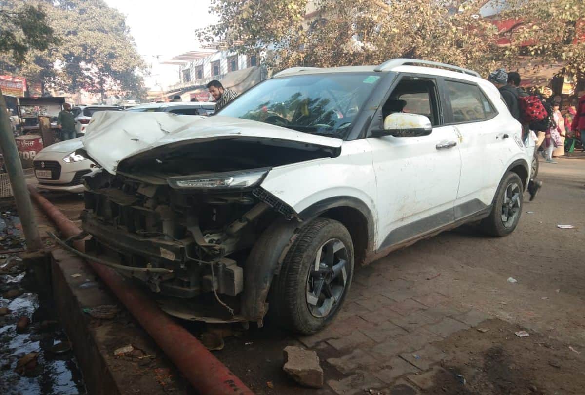 car crashed the policemen caught on CCTV camera in mathura