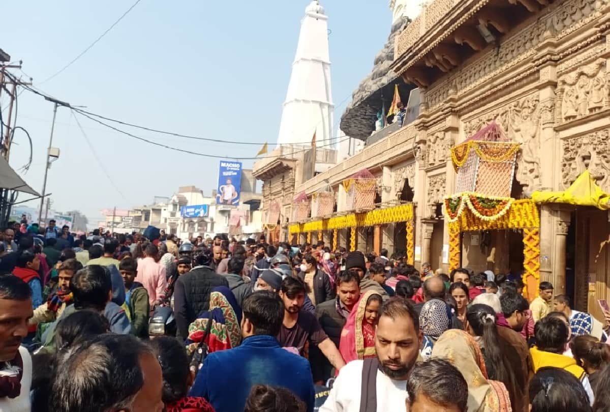 Huge crowd of devotees gathered in the temples of Mathura and Vrindavan on the new year 2022