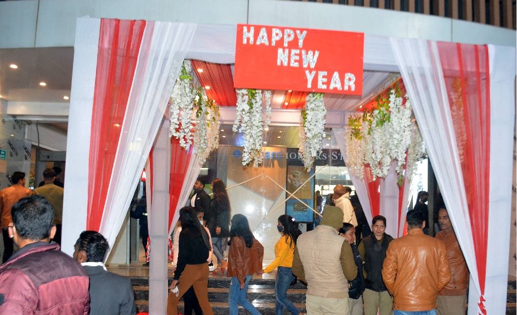 Happy New Year 2022 varanasi party and dance people celebrate new year welcomed see photos