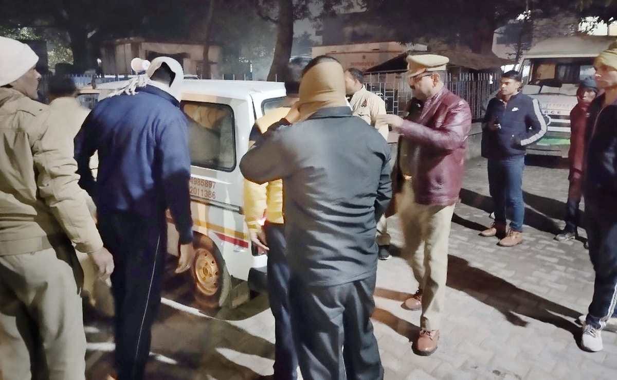 Farmer shot dead Five hundred meters away from home fire in head chest and back in Bhadohi