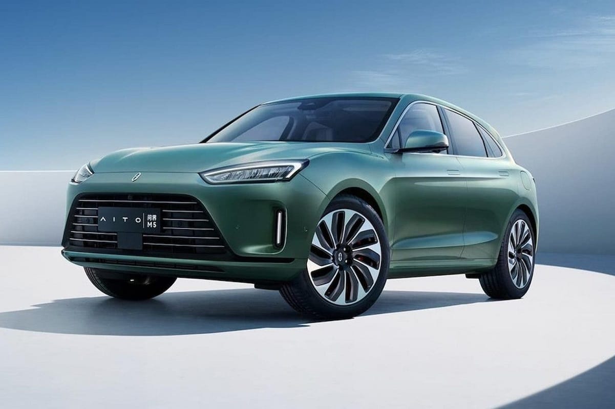 huawei electric car Huawei Launches AIOT M5 Hybrid SUV in China as plug-in hybrid car electric vehicles
