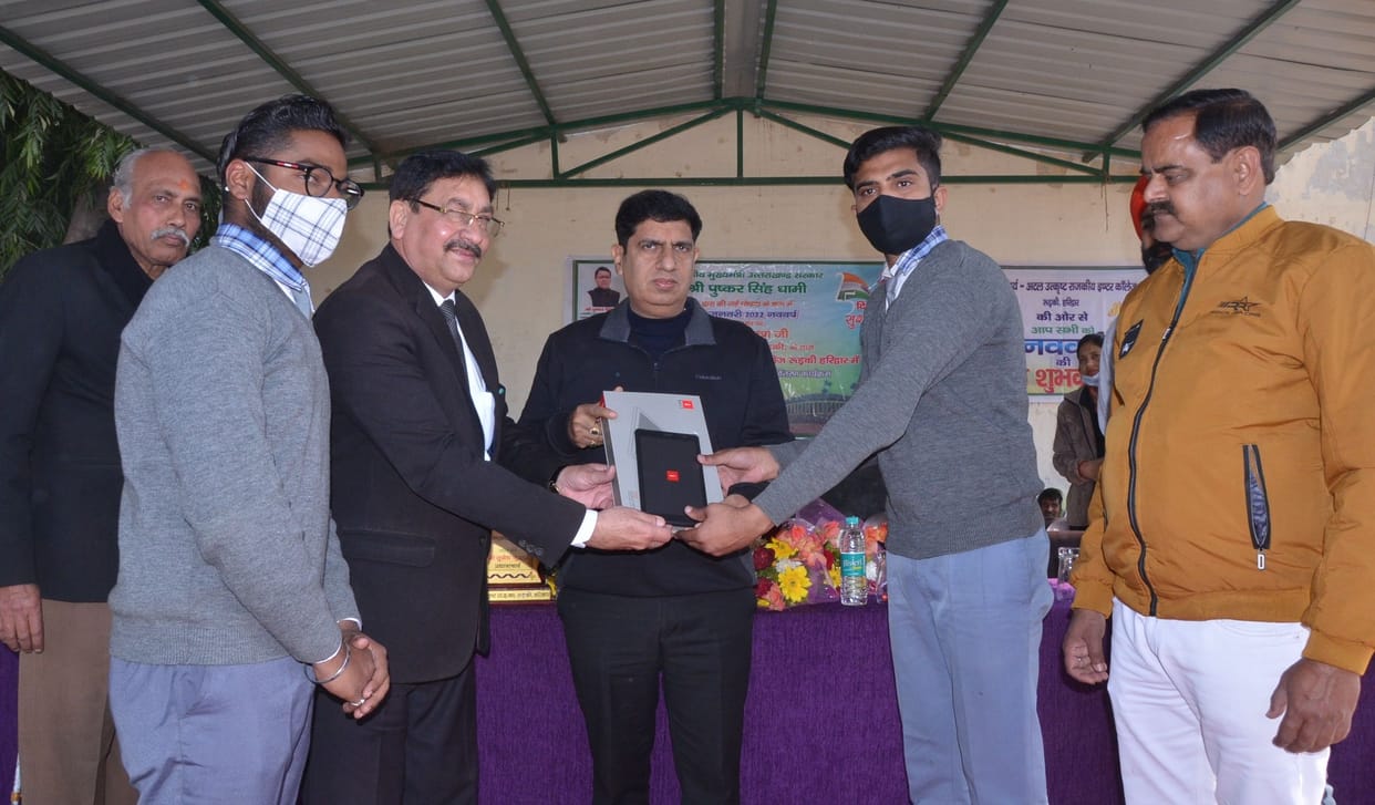Students will get prestigious post by getting tablet: Batra