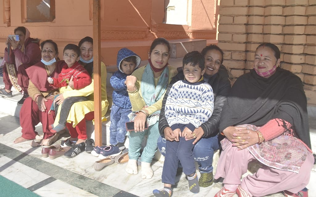 Devotees gathered in the temples of the district on the New Year