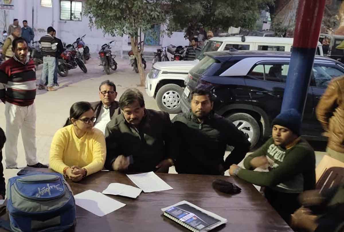 Auraiya: Report on 19 including block chief, assaulted with revenue inspector who went to do metering