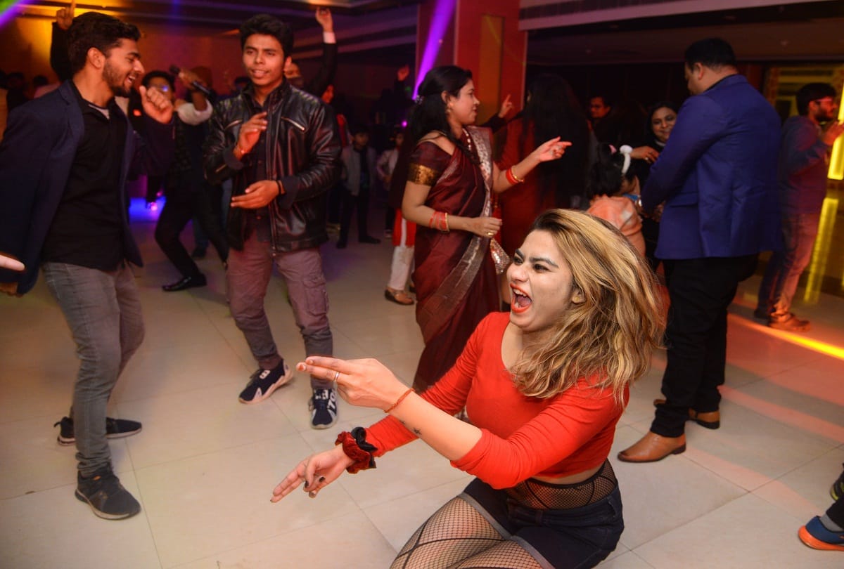 new year 2022: New year was welcomed with full enthusiasm and enthusiasm, people danced fiercely