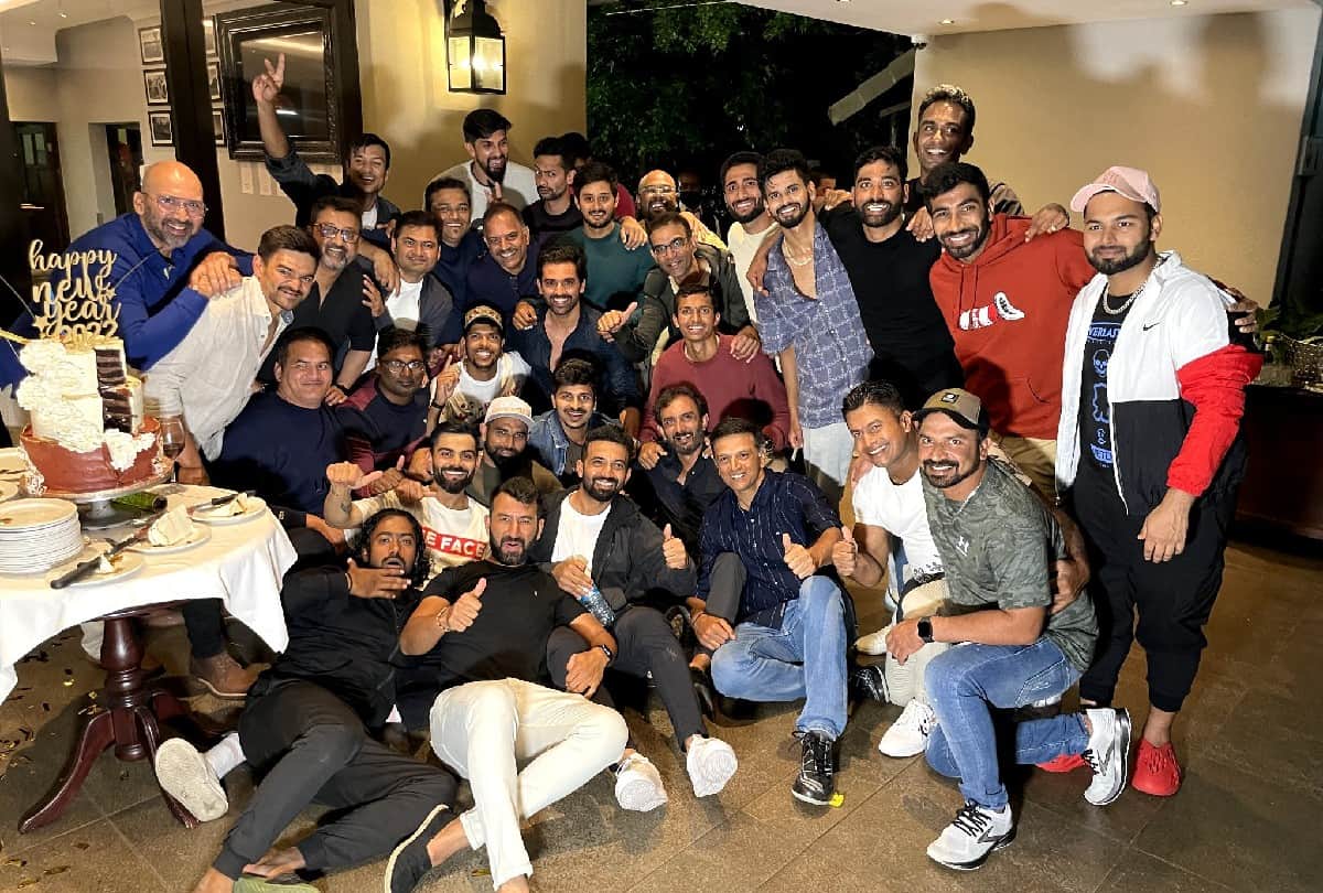 Virat Kohli celebrated new year with wife Anushka Sharma and teammates