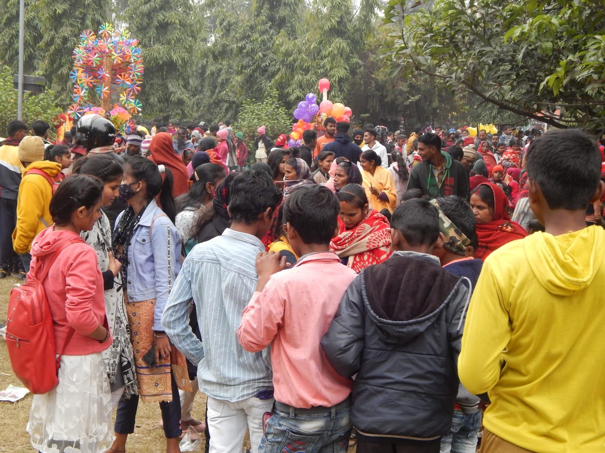 Violation of Corona guideline from park to temple