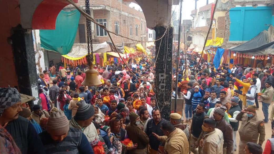 New Year 2022 first january varanasi kashi vishanath corridor vindhyachal dham devotees gathered  see  in pictures