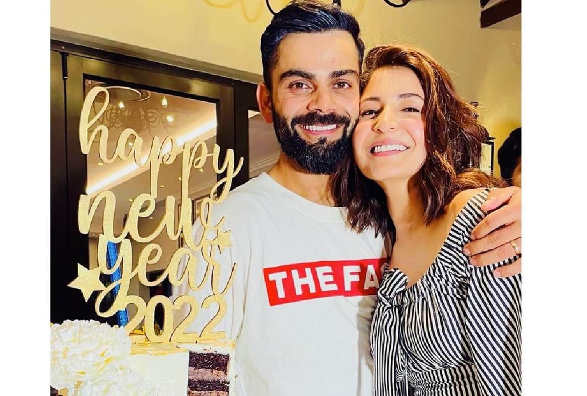 Virat Kohli celebrated new year with wife Anushka Sharma and teammates