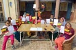 दौगड़ा अहीर में सर्वे करती जुगनू क्लब टीम। संवाद