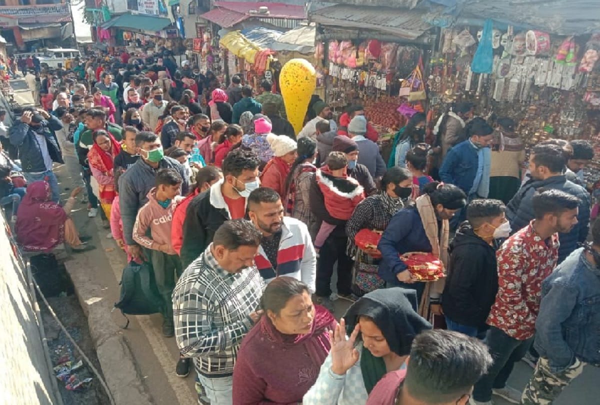 Record two and a half lakh devotees reached Himachal on the first day of the year