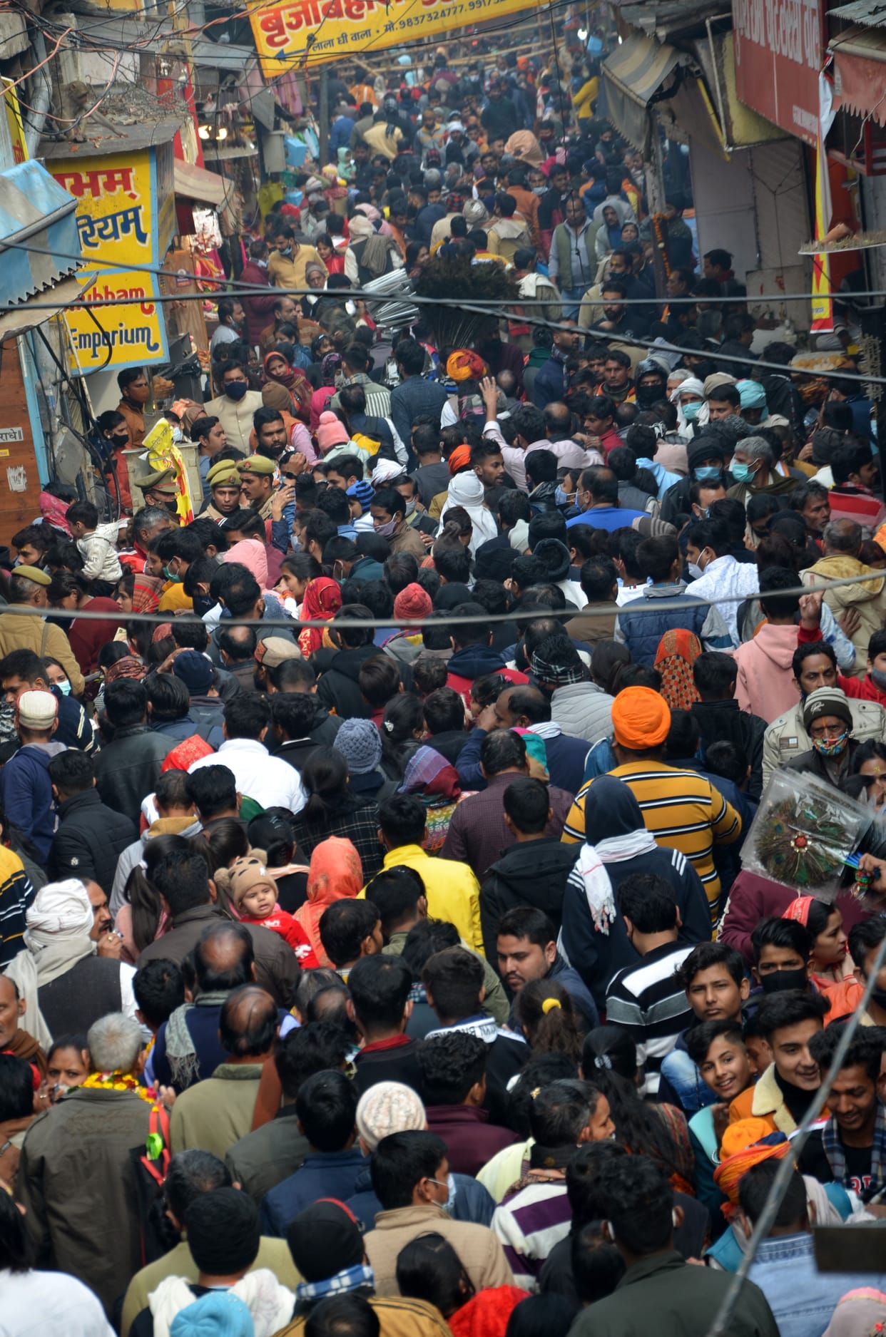 Mathura: Crowd in Banke Bihari temple on Amavasya