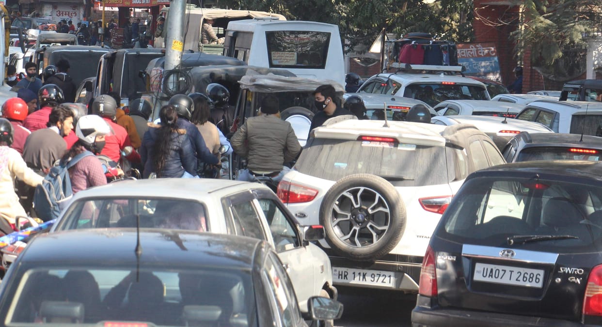 The city gasped with jam on the first day of the year