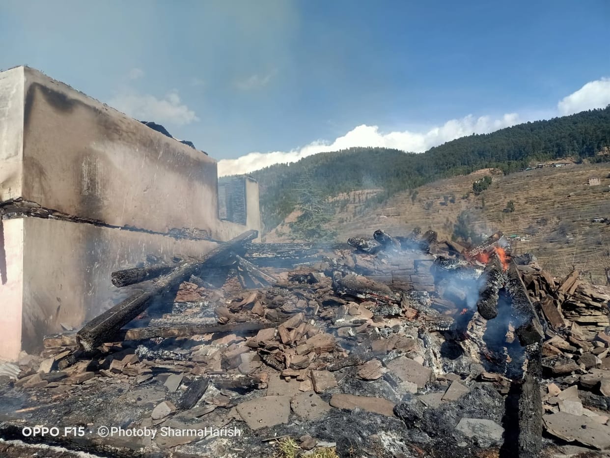 house fire in aani bashawal village three house brunt