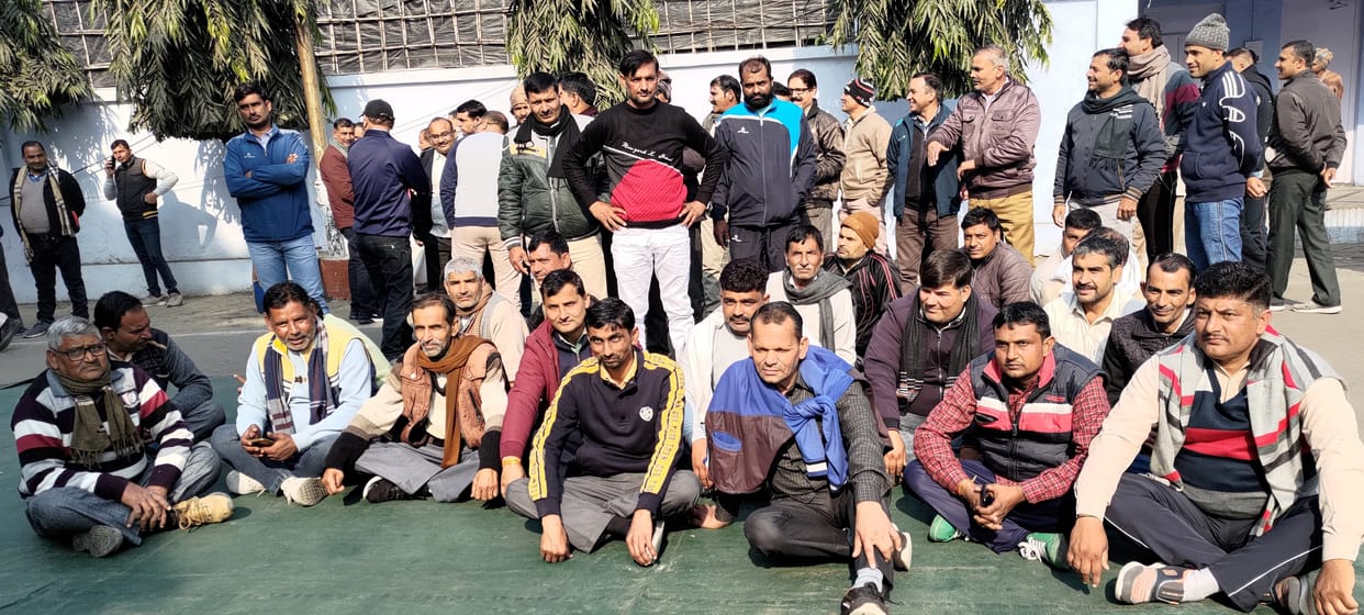 36 thousand farmers upset, officer unknown