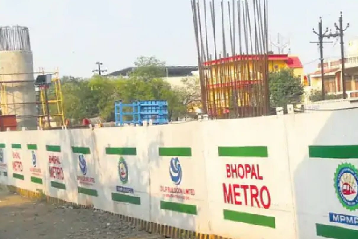 Bhopal News: Traffic from board office to Chetak Bridge will be diverted from January 4 to 15 due to metro work