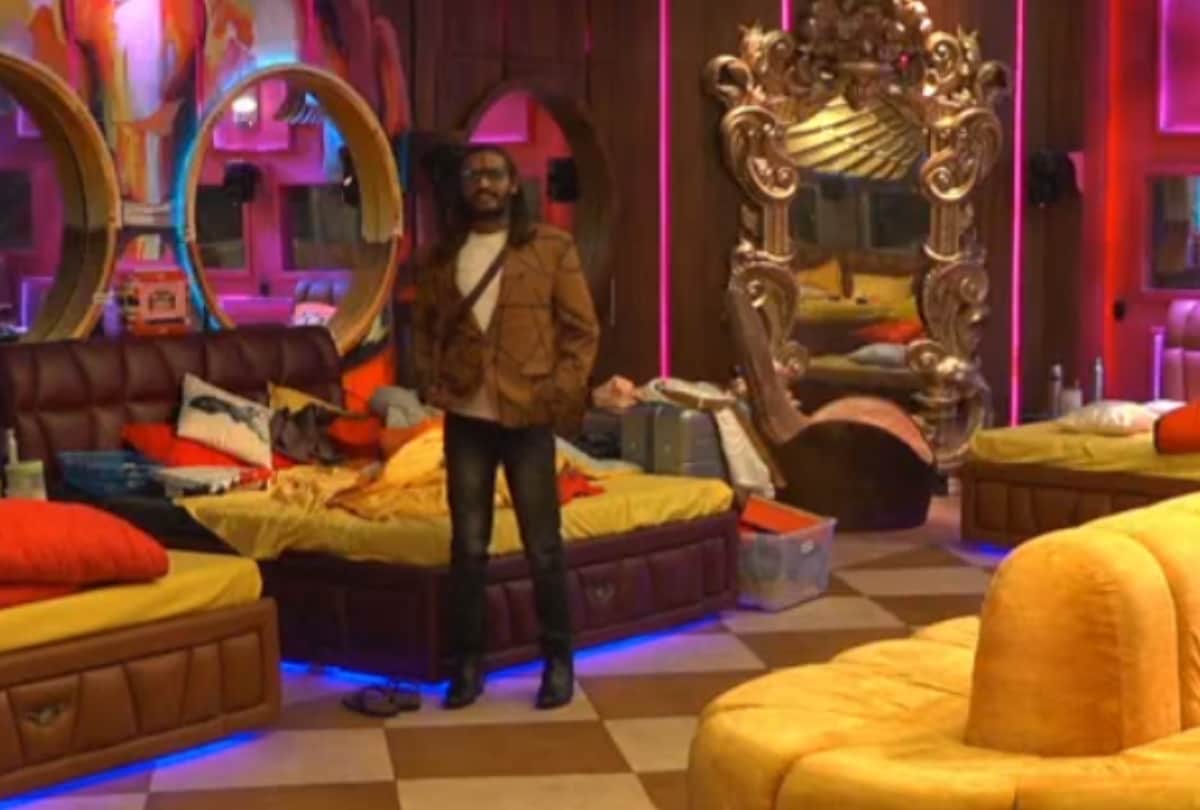 Bigg Boss 15 Abhijeet Bichukale yawns in front of Salman Khan and actor angry him