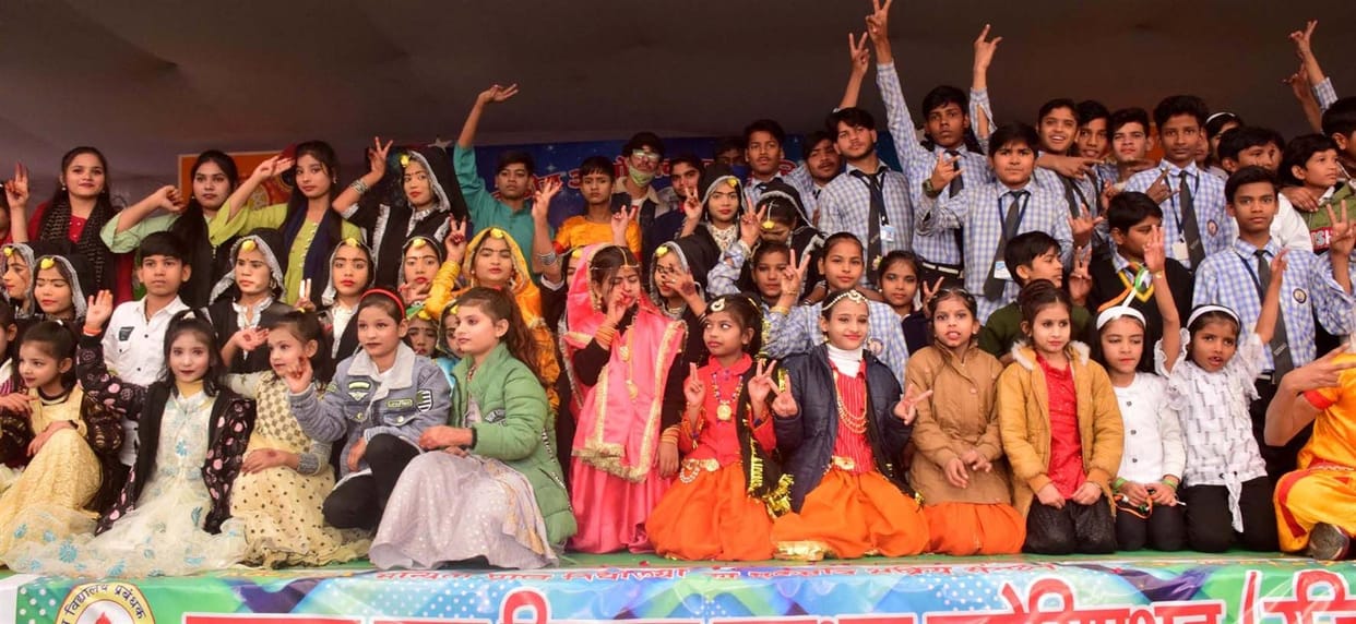 Artists of Durga Cultural Arts Center engrossed their mind