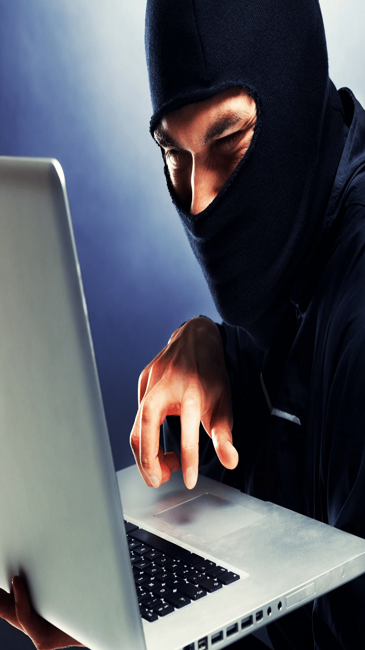 Cyber crimes 4.13 lakh was withdrawn from account by downloading app in mobile