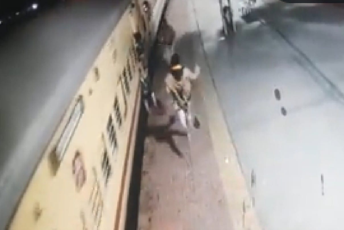 RPF jawan saved life of a female passenger she fell and started dragging while boarding train