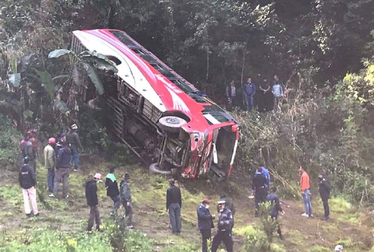 seven people died and eight injured in road account at nepal