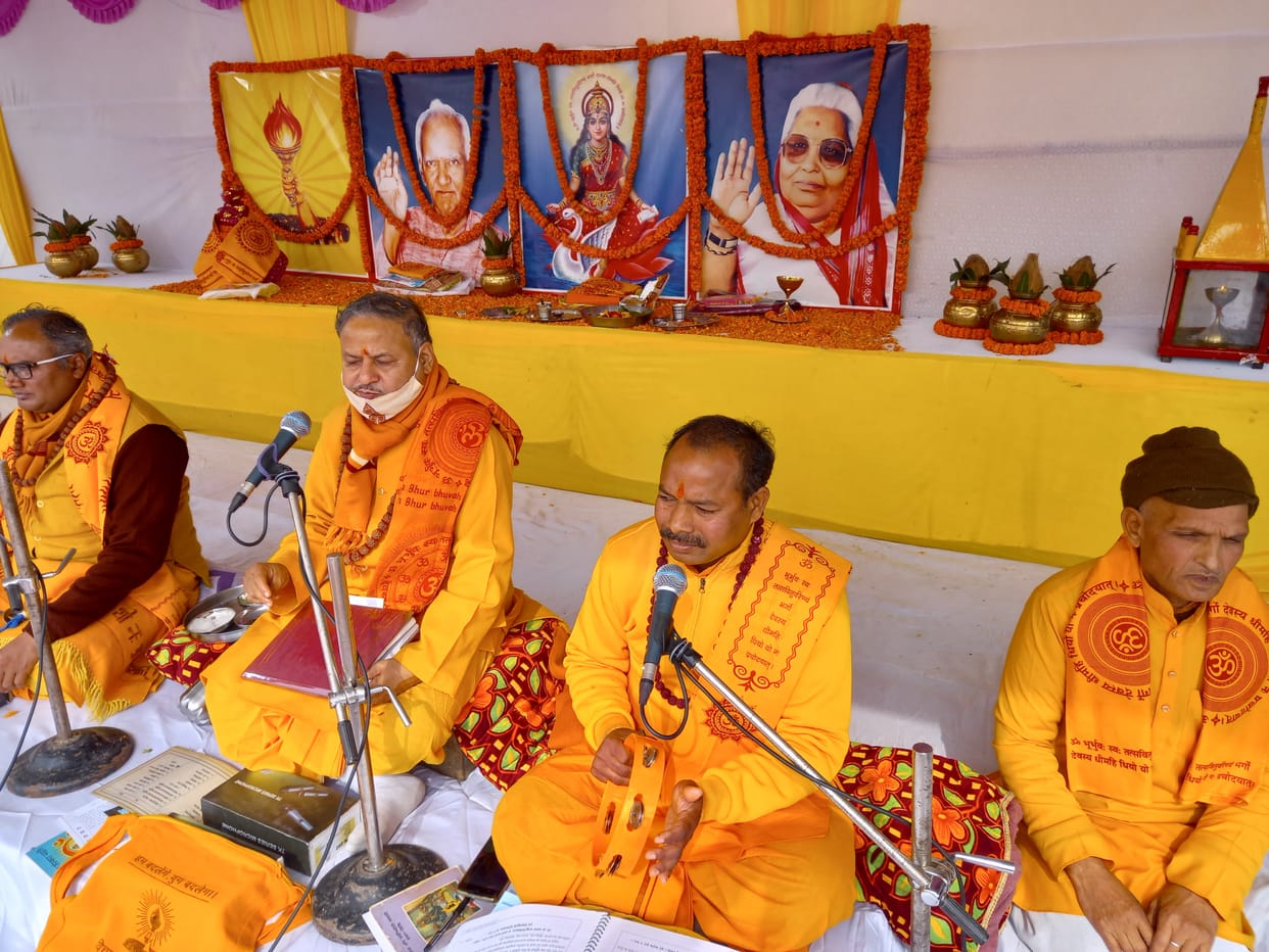 Gayatri Mantra does not work without Guru: Dr. Gayatri