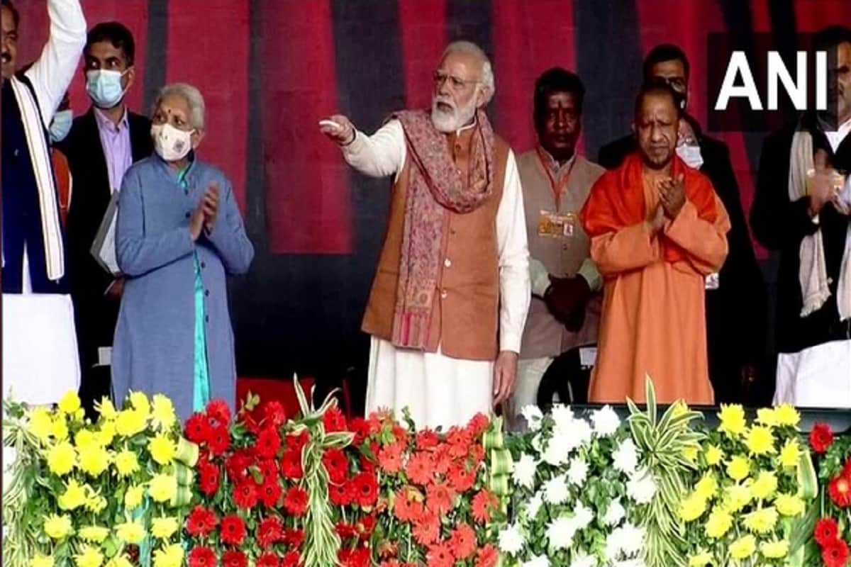 Prime Minister Narendra Modi had a special interaction with the players in the program of the Sports University in Meerut