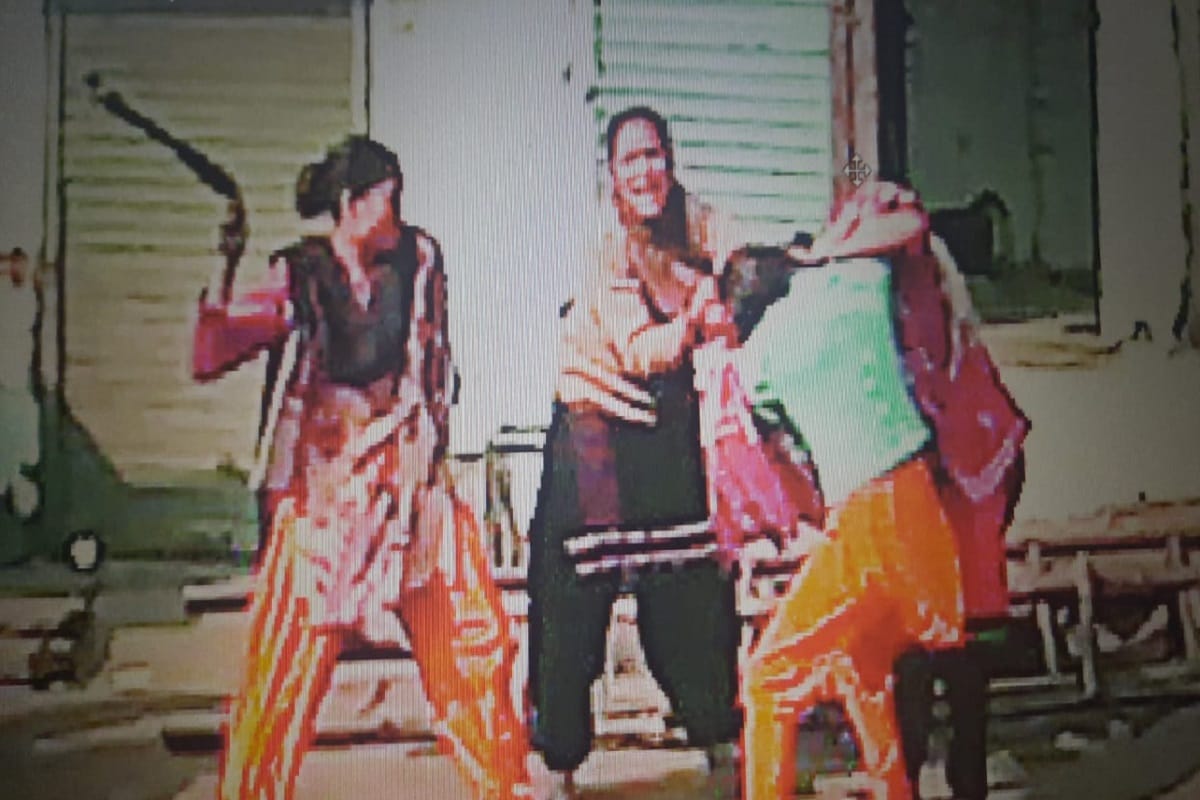 Fight between women in Meerut during visit of Prime Minister Narendra Modi