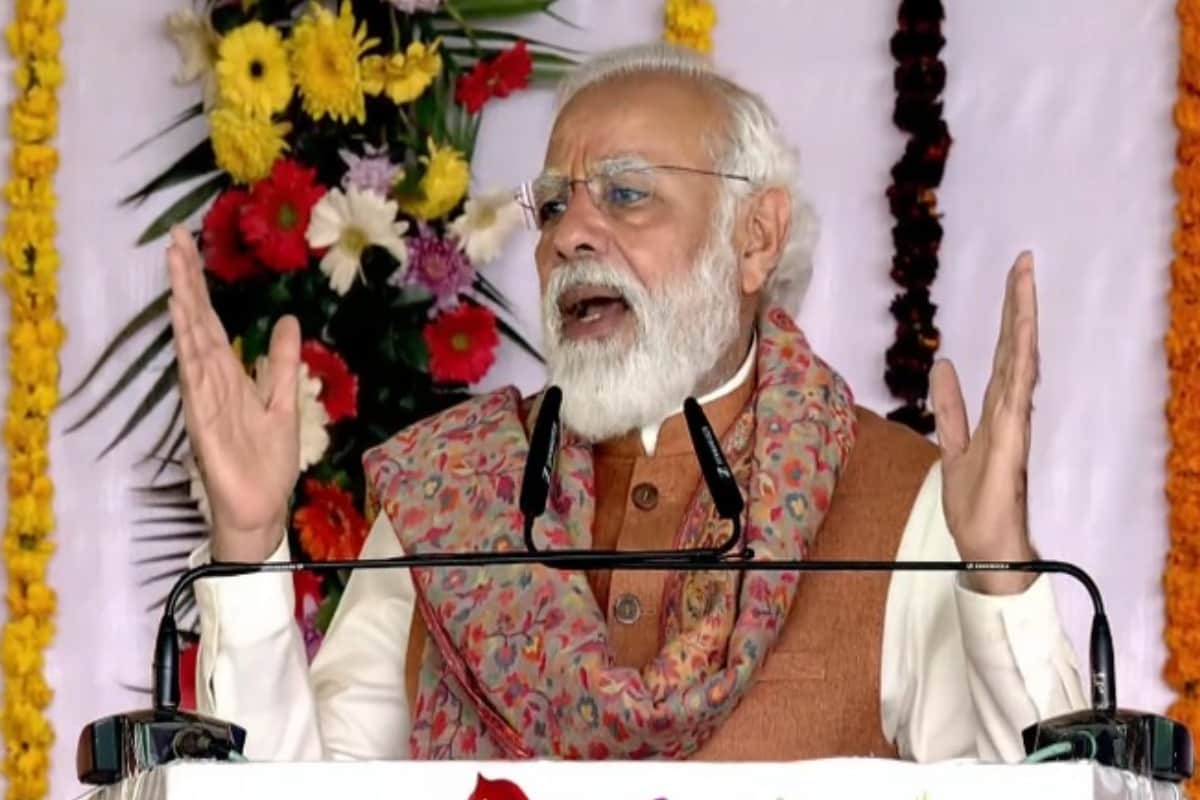 Prime Minister has target on Mulayam Singh Statement in Rally in Meerut
